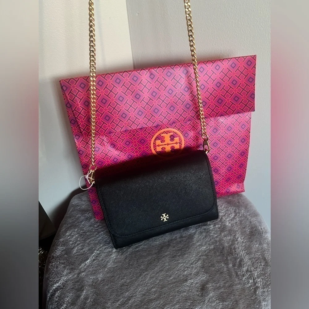 TORY BURCH• EMERSON CHAIN WALLET IN BLACK - BRAND NEE WITH TAGS